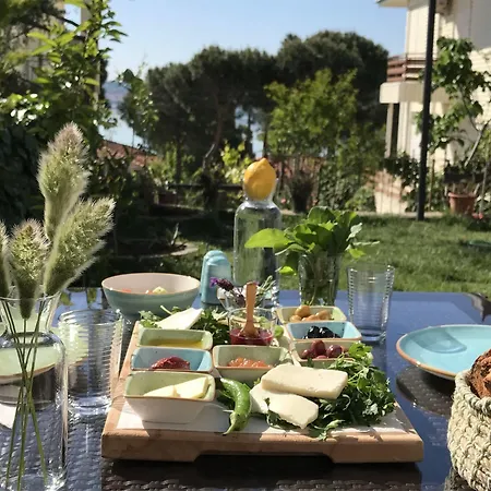 Lemon House Cunda Bed & Breakfast Ayvalik