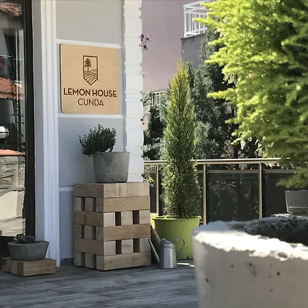 Lemon House Cunda